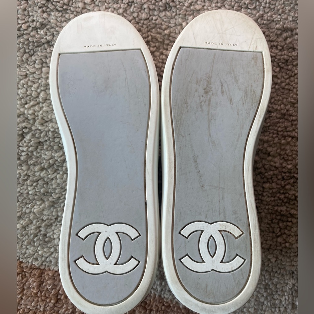 Chanel White Silver 7.5 Lace Chevre Sneakers Rubber Leather Made in Italy Coco - Picture 11 of 12